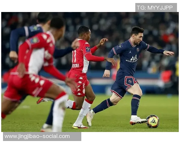 中超激战巴黎圣日耳曼狂胜国米四球引发争议判罚引爆全场气氛 中超激战巴黎圣日耳曼狂胜国米四球引发争议判罚引爆全场气氛