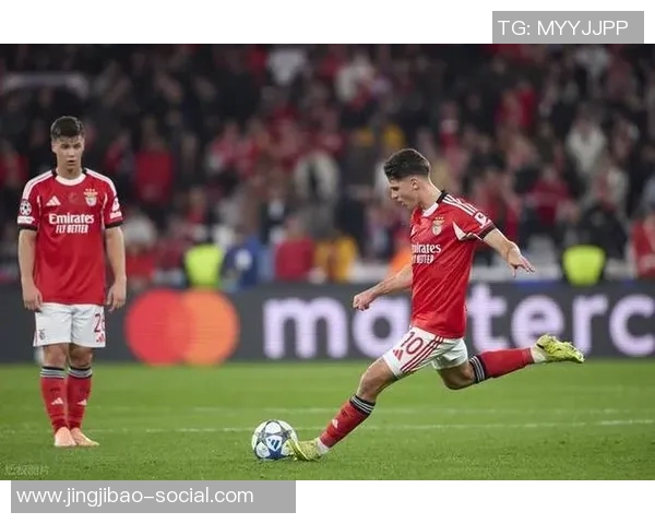 欧联杯惊心动魄之战曼城绝杀本菲卡引发全场狂欢与争议